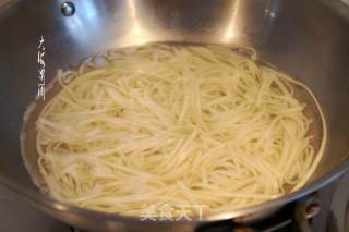 家常酸辣面的做法步骤：6