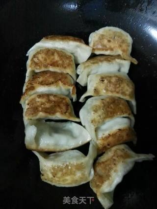 萝卜馅锅贴的做法步骤：15