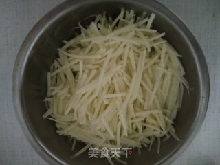 土豆饼的做法步骤：2