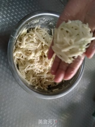 土豆饼的做法步骤：6