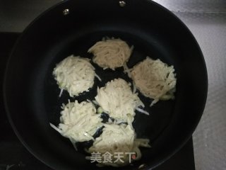 土豆饼的做法步骤：7