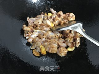 干锅牛蛙的做法步骤：9