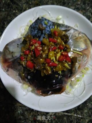 家常剁椒鱼头的做法步骤：2