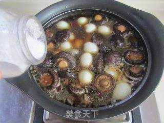 香菇鹌鹑蛋烧排骨的做法步骤：10