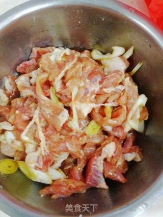 芹菜炒肉的做法步骤：3