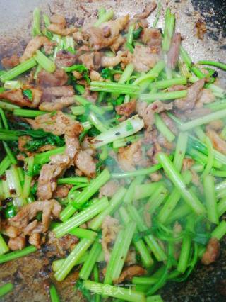 芹菜炒肉的做法步骤：5