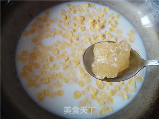 牛奶鸡蛋玉米羹的做法步骤：4