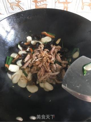 杏鲍菇炒肉的做法步骤：5