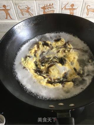 紫菜虾皮鸡蛋汤的做法步骤：4