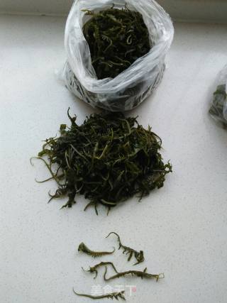 睫毛菜拌杏仁的做法步骤：1