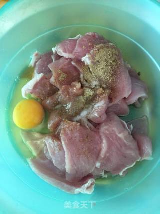 家庭简易版锅包肉的做法步骤：2