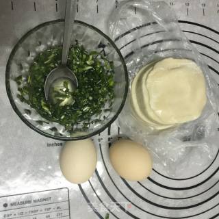 韭菜煎饼的做法步骤：1