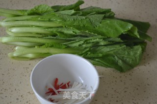 白灼芥蓝的做法步骤：1