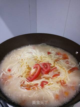 番茄鸡蛋面的做法步骤：6