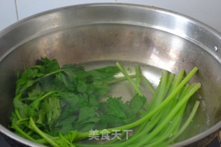 清火杏仁芹的做法步骤：3