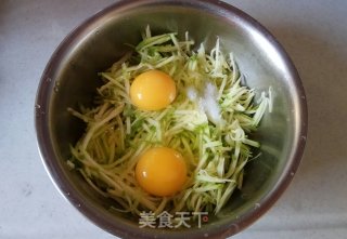 西葫芦蛋饼的做法步骤：3