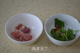 家乡铁锅熬鱼的做法步骤：1