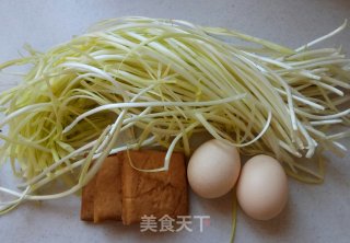 韭黄豆干炒鸡蛋的做法步骤：1