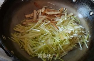 韭黄豆干炒鸡蛋的做法步骤：6