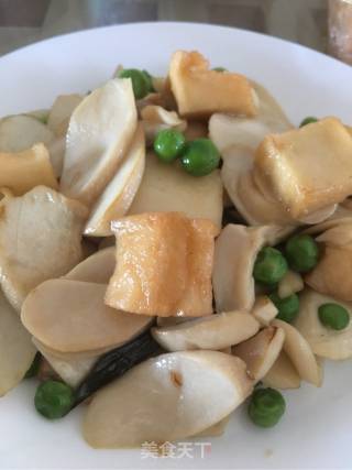 甜豆杏鲍炒鱼豆腐的做法步骤：4