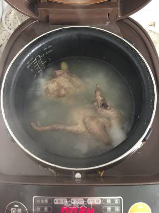 鸽子汤的做法步骤：1