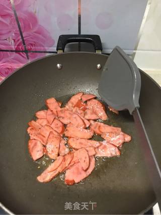 火腿炒鸡腿菇的做法步骤：5