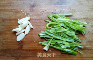 黄花菜木耳炒肉丝的做法步骤：3