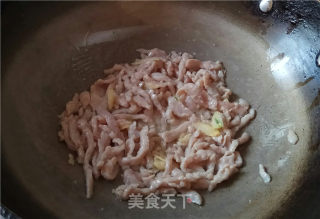 黄花菜木耳炒肉丝的做法步骤：5