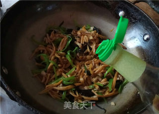 黄花菜木耳炒肉丝的做法步骤：8