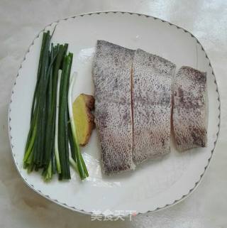 清蒸鸦片鱼的做法步骤：1
