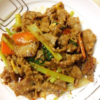 炒牛肉的做法步骤：7