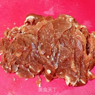 酸辣藕带炒牛肉的做法步骤：4