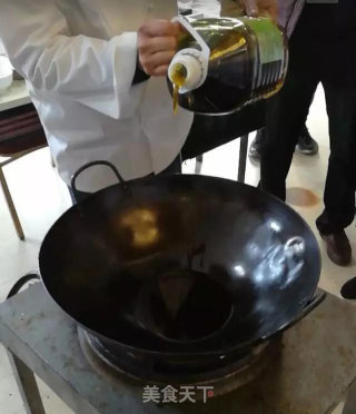 十三香小龙虾的做法步骤：1