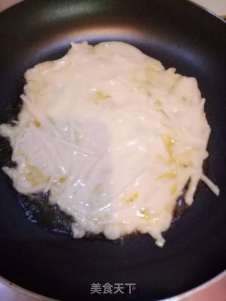 土豆丝饼的做法步骤：3