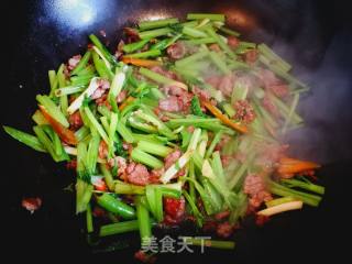 芹菜炒牛肉的做法步骤：6