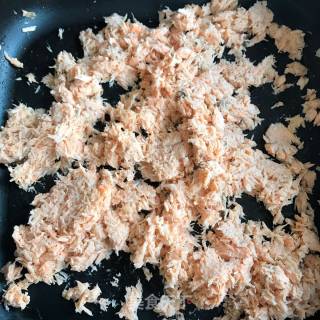 宝宝三文鱼松饭的做法步骤：3
