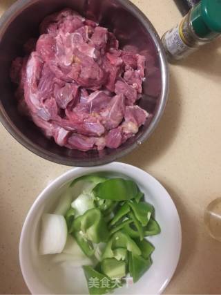 黑椒牛柳的做法步骤：2