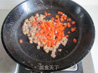 肉丁杂蔬炒馒头丁的做法步骤：8