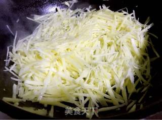 土豆丝清炒黄瓜丝的做法步骤：5