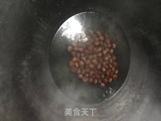 板栗烧鸡爪的做法步骤：2
