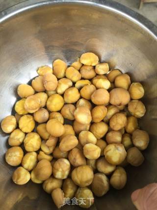 板栗烧鸡爪的做法步骤：3