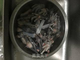 板栗烧鸡爪的做法步骤：5