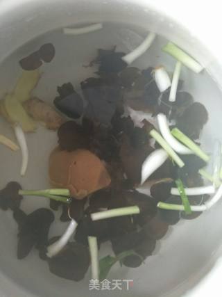 蘑菇山药浓汤的做法步骤：2