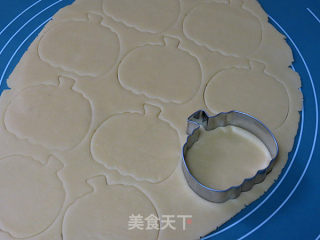 【万圣节糖霜饼干】的做法步骤：6
