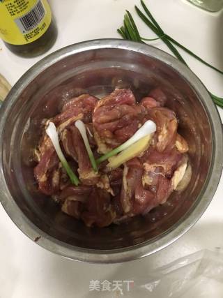 糖醋里脊肉丝的做法步骤：3
