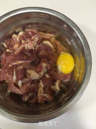 糖醋里脊肉丝的做法步骤：4