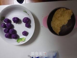 南瓜紫薯饼的做法步骤：2