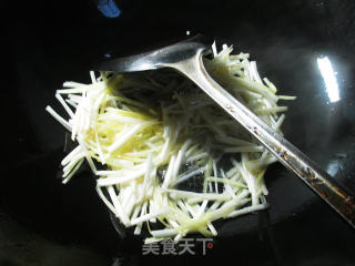 韭菜芽炒牛肚的做法步骤：2