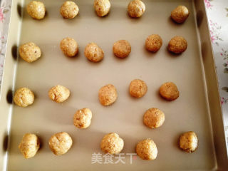 万圣节之黑芝麻球——蜘蛛&小精灵的做法步骤：5