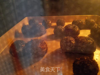 万圣节之黑芝麻球——蜘蛛&小精灵的做法步骤：11